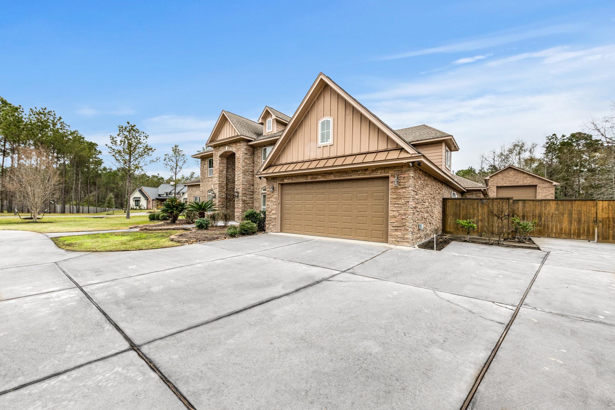 4411 Chateau Creek Way