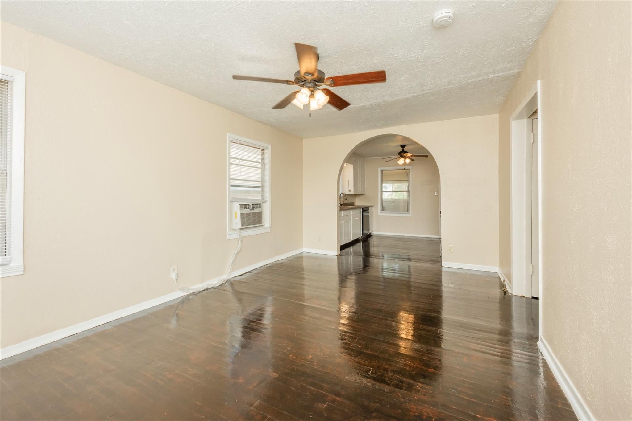 914 Hawthorne