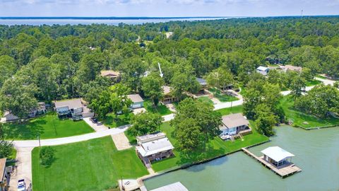 311 Harbor Drive Onalaska TX 77360