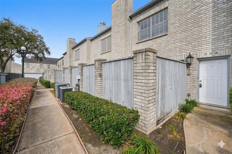 Photo of 338 Wilcrest Drive #338, Houston, TX 77042 (MLS # 20955569)