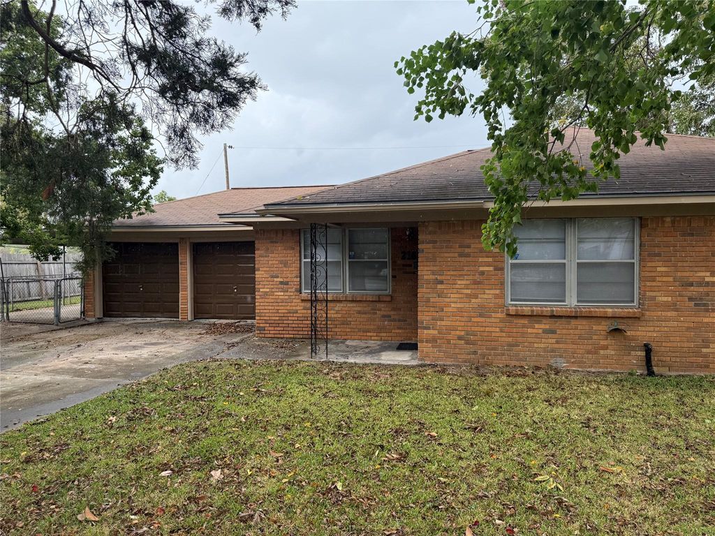 Photo of 216 Schilling Street, Baytown, TX 77520 (MLS # 21205867)