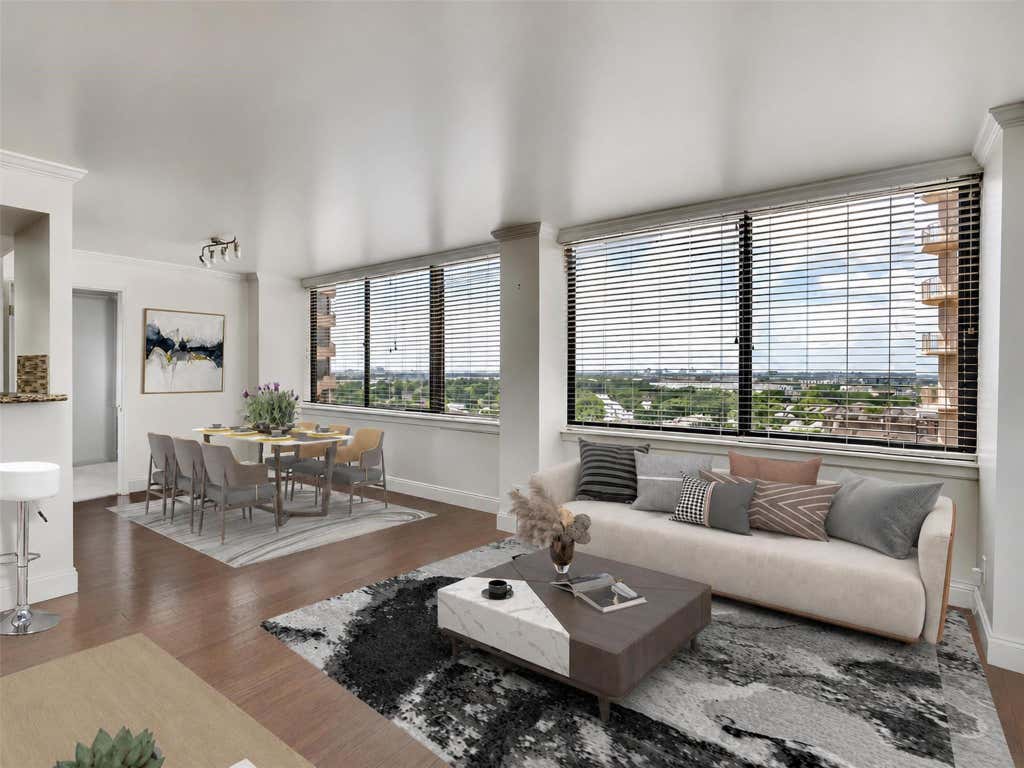 Photo of 3525 Sage Road #1210, Houston, TX 77056 (MLS # 45355344)
