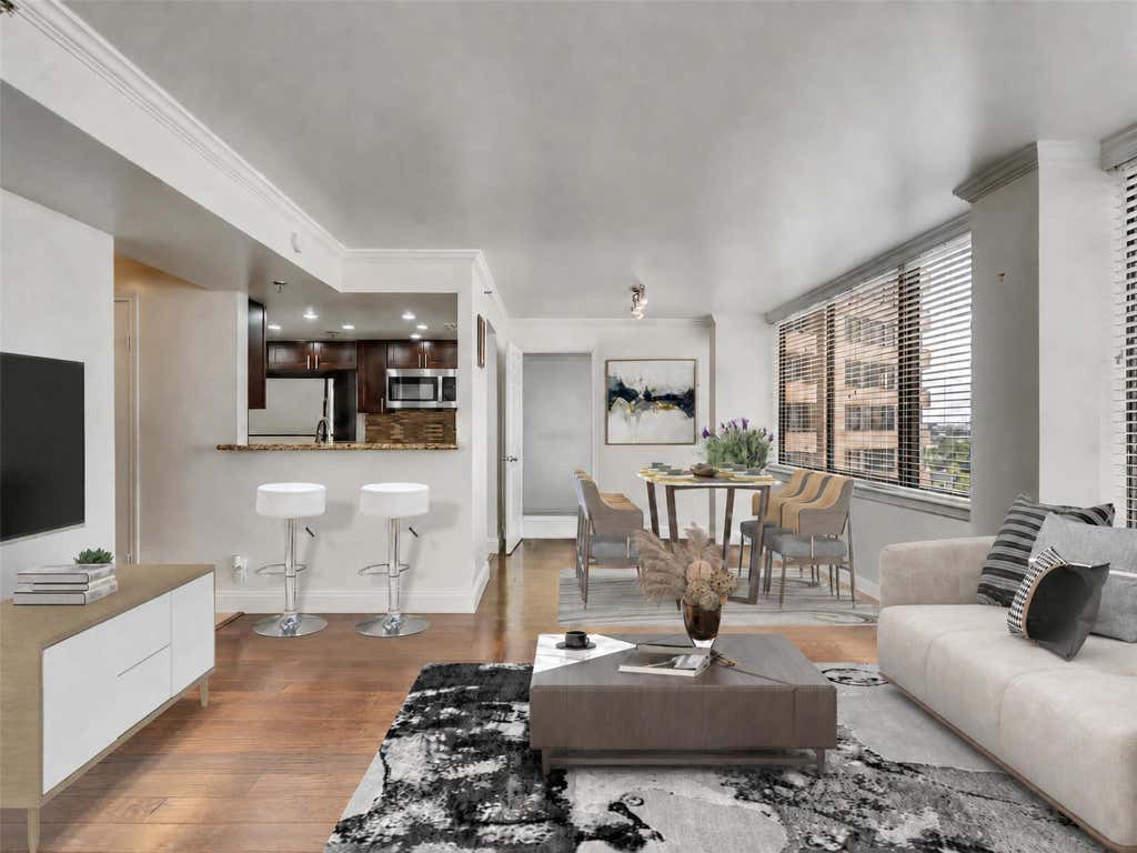 Photo of 3525 Sage Road #1210, Houston, TX 77056 (MLS # 45355344)