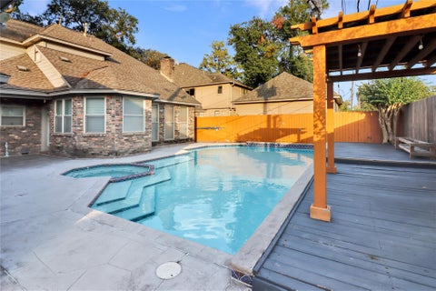 Photo of 12511 Oakcroft Drive, Houston, TX 77070 (MLS # 35880268)