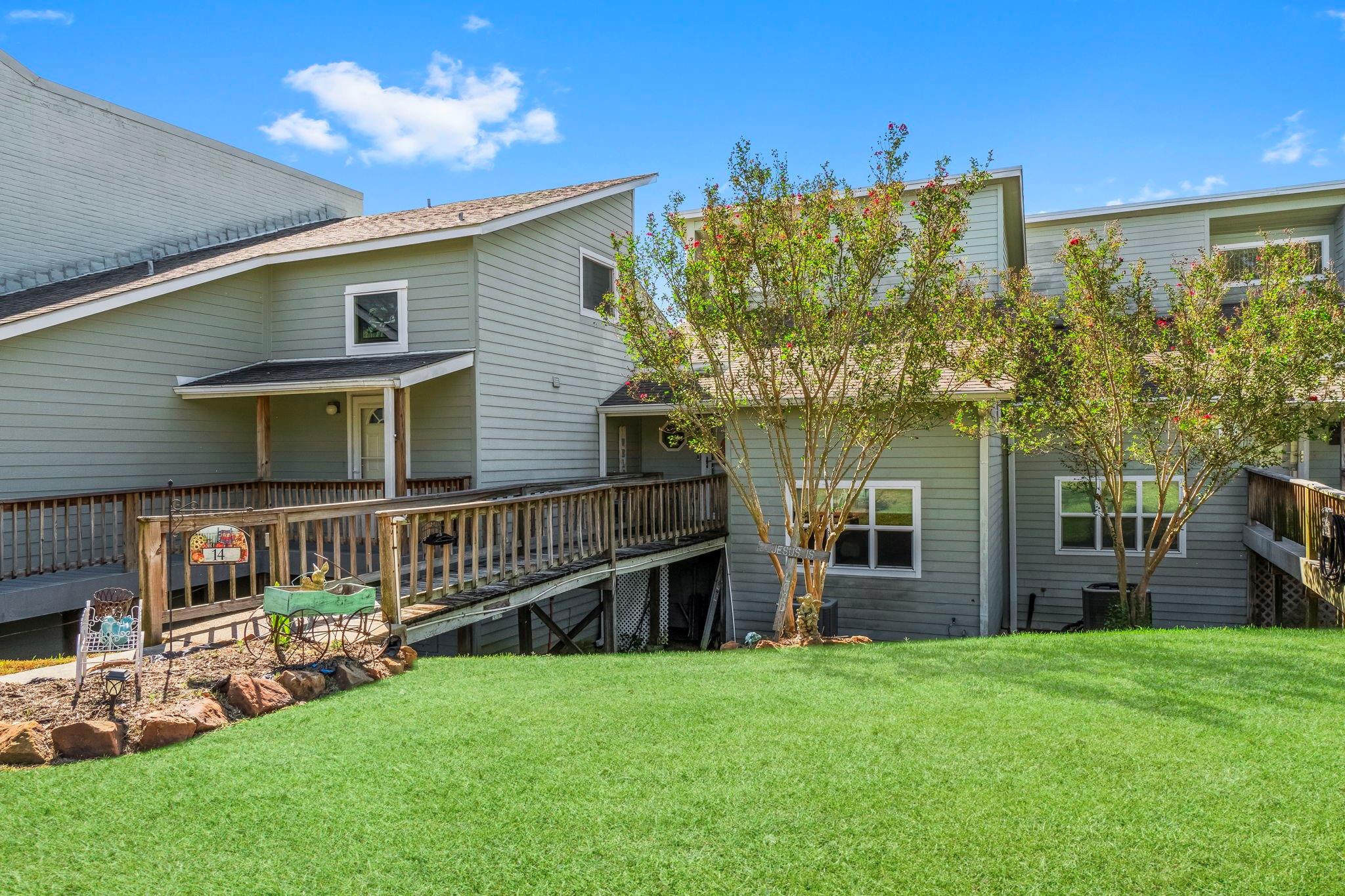 325 Carolcrest Lane 14