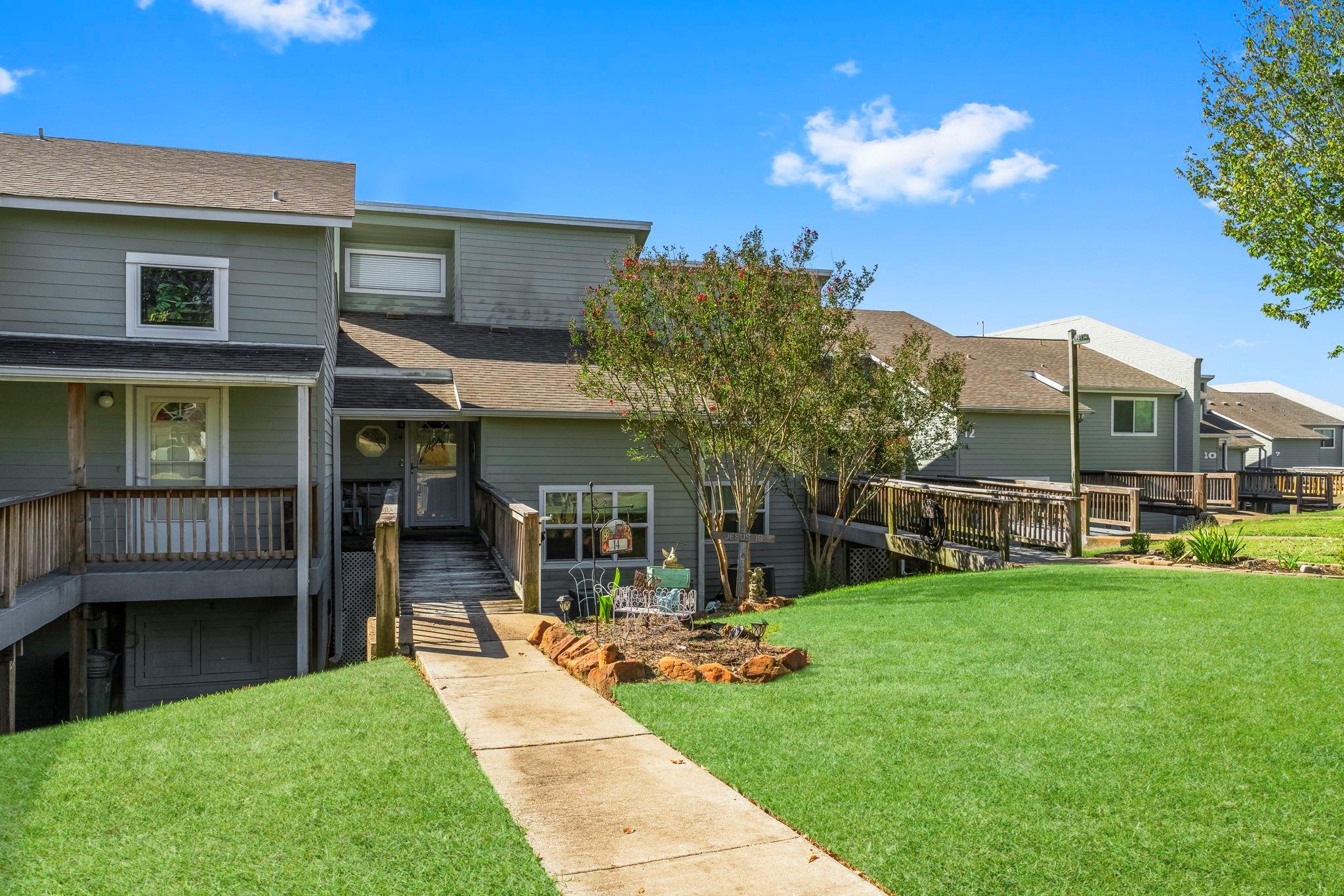 325 Carolcrest Lane 14