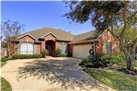 Photo of 12110 Shadowpoint Drive, Houston, TX 77082 (MLS # 30661939)