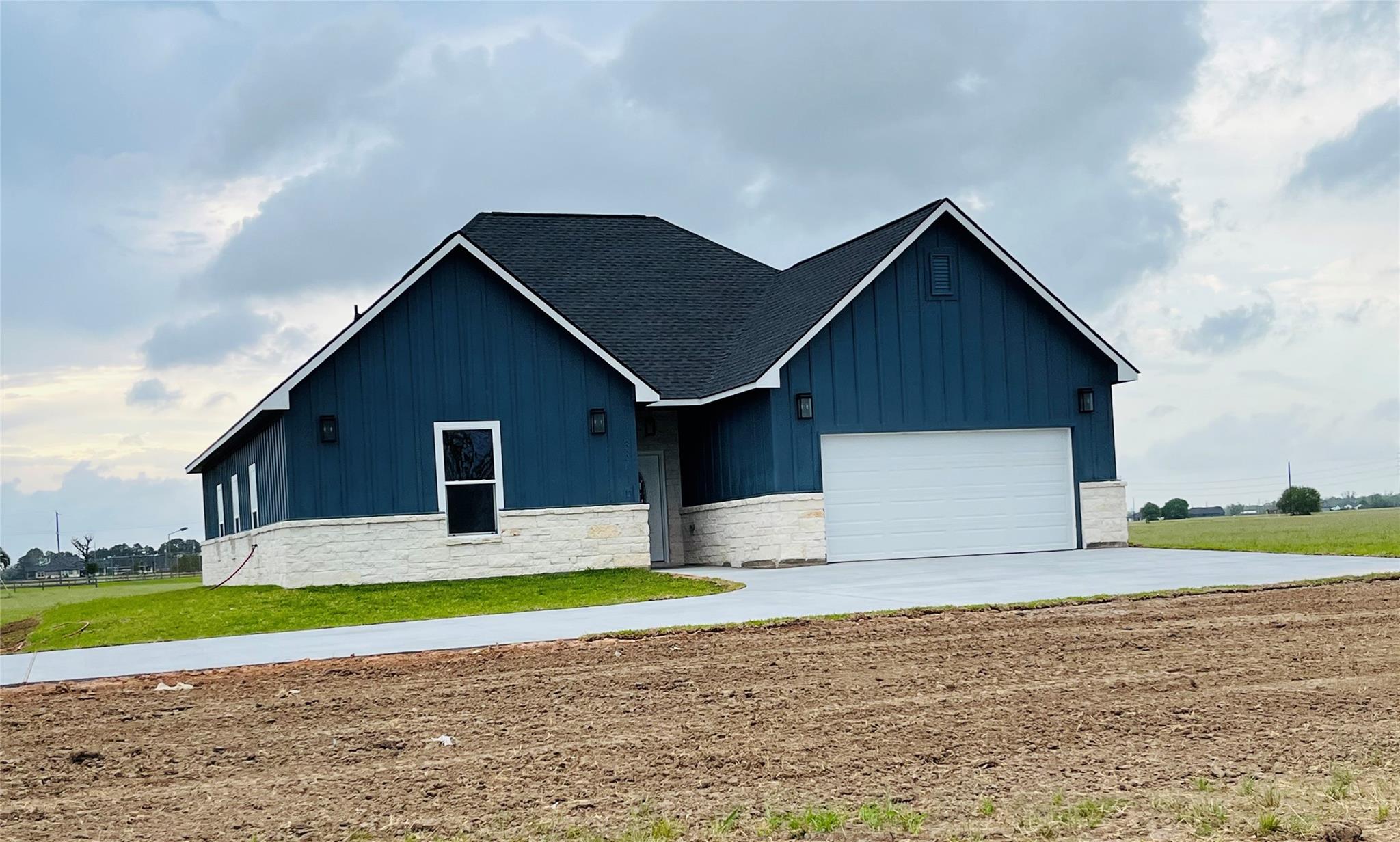 33416 Fm 521 Road
