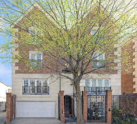 Townhouse For Sale - 2413 Kingston Street<br/> Houston, TX 77019