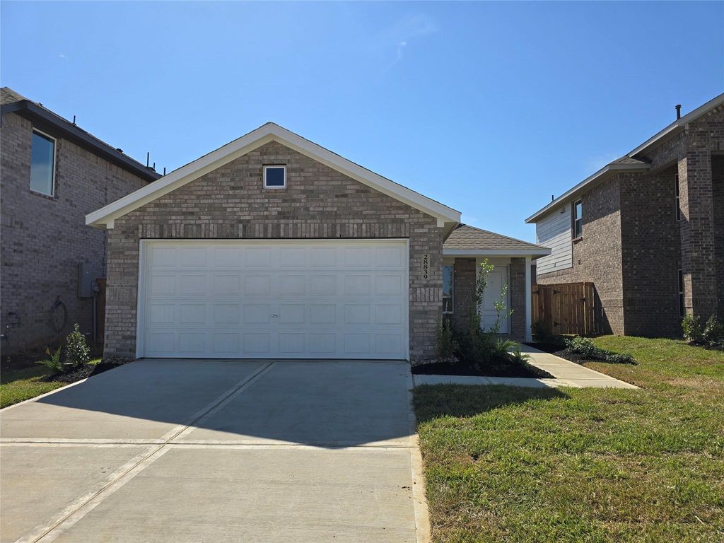Photo of 216 Amy Street, Angleton, TX 77515 (MLS # 9837594)