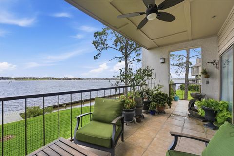 Photo of 401 Lakeside Lane #113, Houston, TX 77058 (MLS # 61707152)