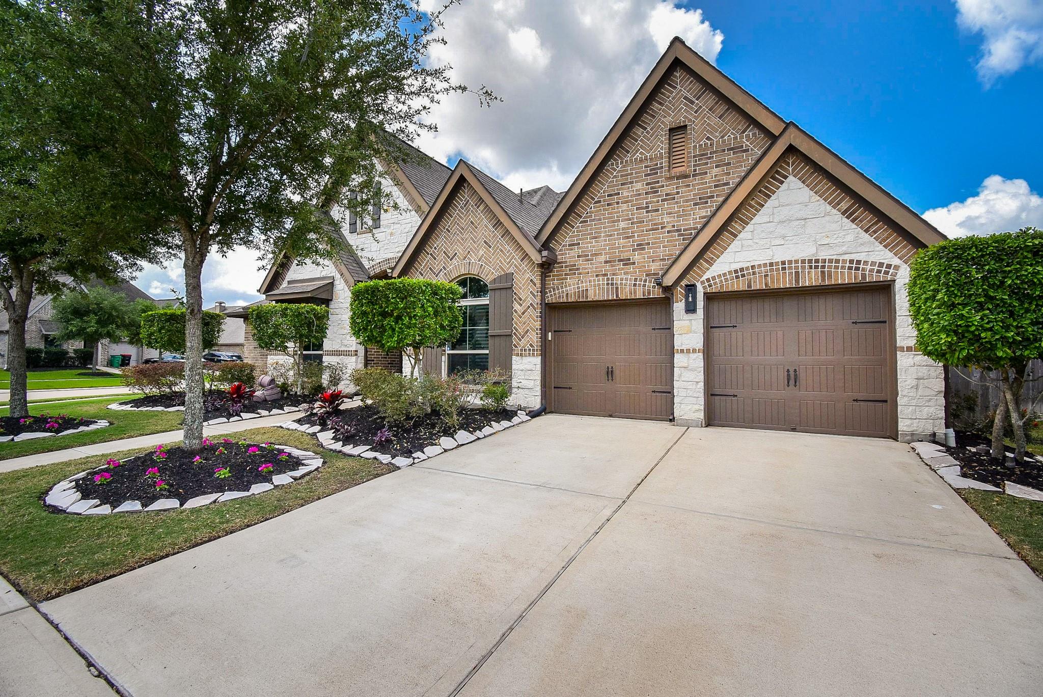 2318 Umber Oaks Lane