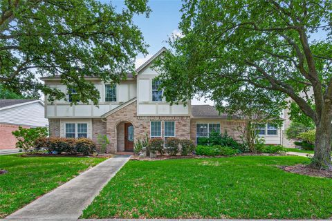 Photo of 16217 Lakeview Drive, Jersey Village, TX 77040 (MLS # 96733438)