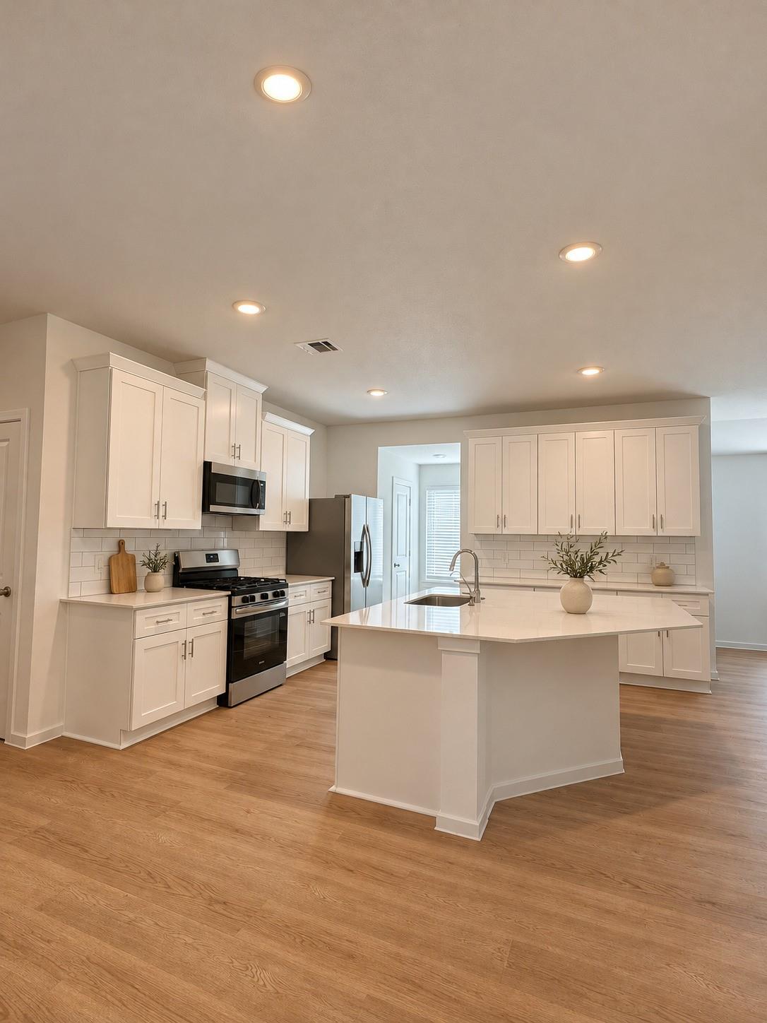 1303 Angelfish Dr