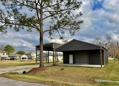 Photo of 5903 4th Street, Danbury, TX 77534 (MLS # 82658482)