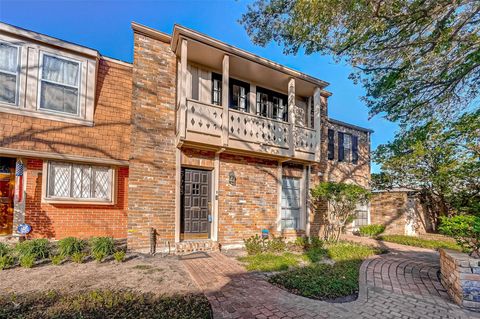 Photo of 6448 Olympia Drive #82, Houston, TX 77057 (MLS # 61523470) Photo of 6448 Olympia Drive #82, Houston, TX 77057 (MLS # 61523470)