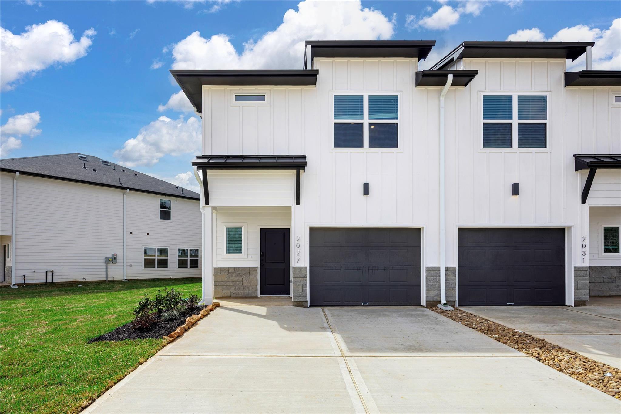 1985 Longmire Villas Court