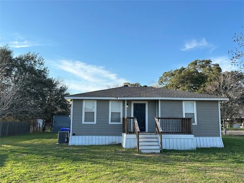 Homes For Sale - 708 Lavaca Street<br/> Lavaca County, Yoakum, TX 77995