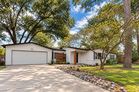 Photo of 10026 Whiteside Lane, Houston, TX 77080 (MLS # 47843418)