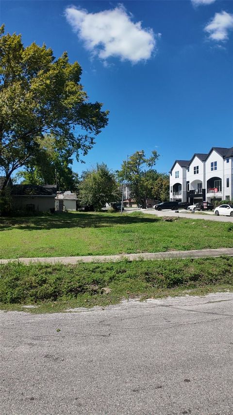 Photo of 6802 England Street, Houston, TX 77021 (MLS # 17490623) Photo of 6802 England Street, Houston, TX 77021 (MLS # 17490623)