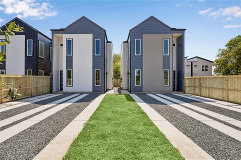 Photo of 422 Calloway Street #A/B, Houston, TX 77029 (MLS # 19381265)