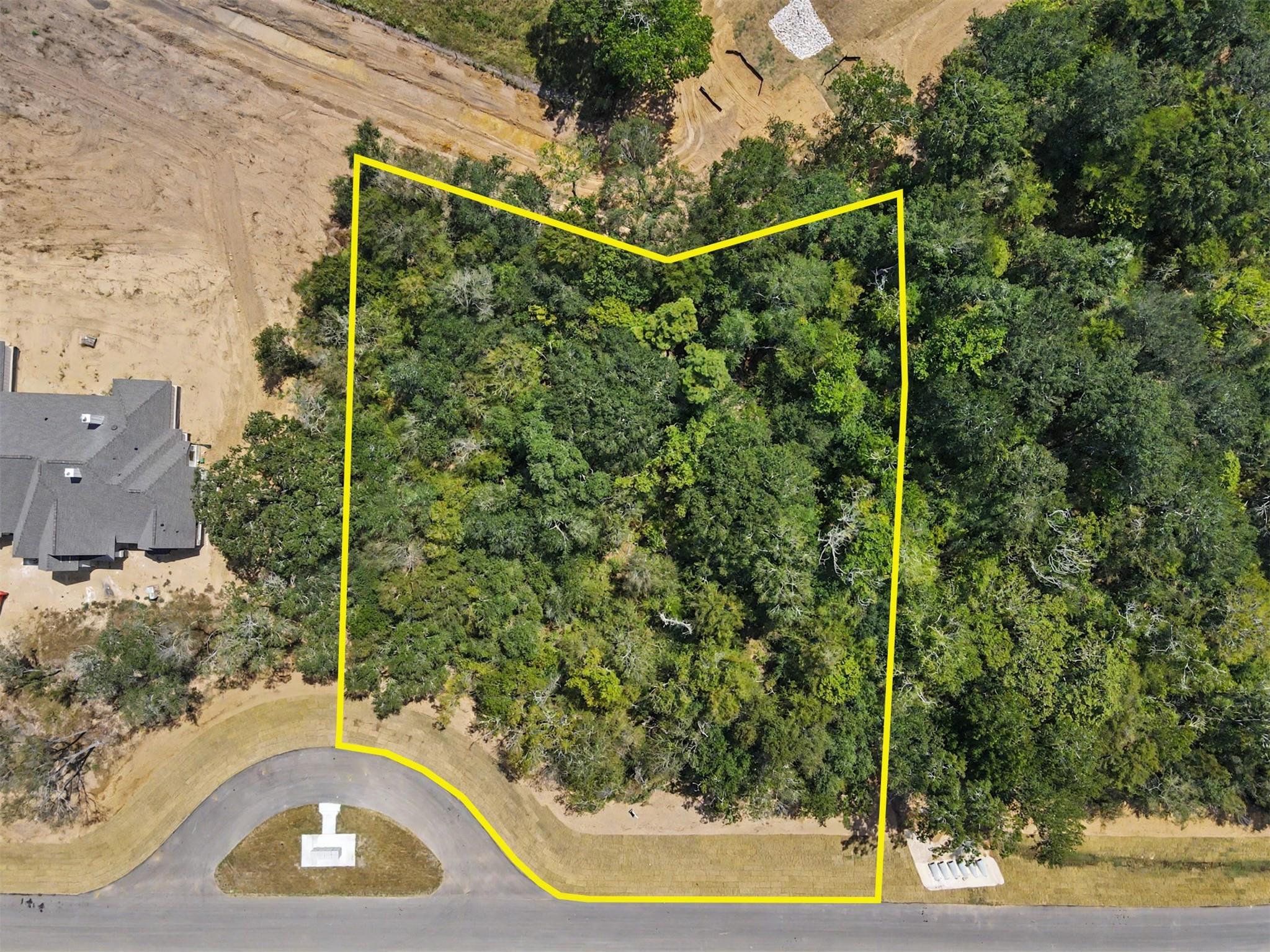 9734 Lakeside Oaks Drive Drive