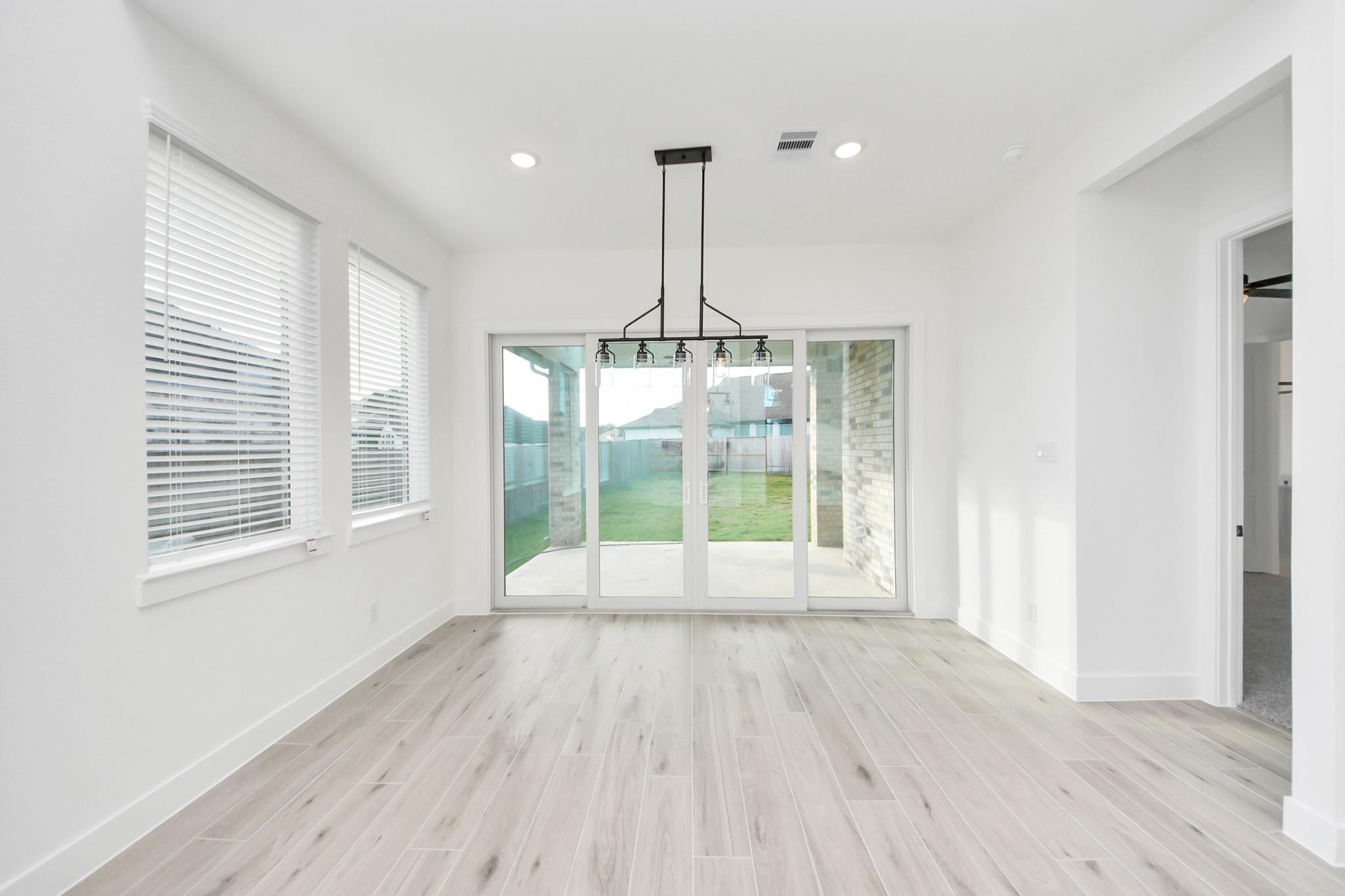 9519 Chateau Hill