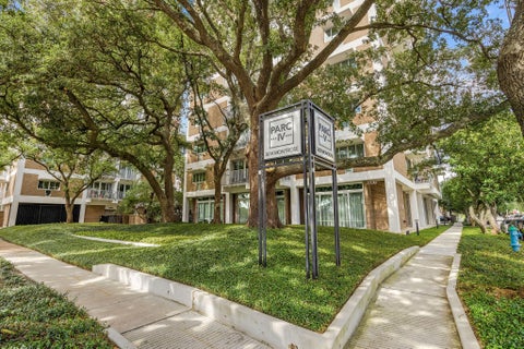 Photo of 3600 Montrose Boulevard #501, Houston, TX 77006 (MLS # 39501524)