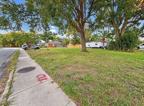Photo of 606 West Avenue, Pasadena, TX 77502 (MLS # 92212396)