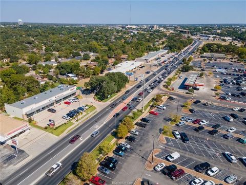 Tiny photo for 720 E Villa Maria Road, Bryan, TX 77802 (MLS # 28987482)