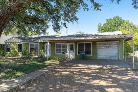 Tiny photo for 720 E Villa Maria Road, Bryan, TX 77802 (MLS # 28987482)