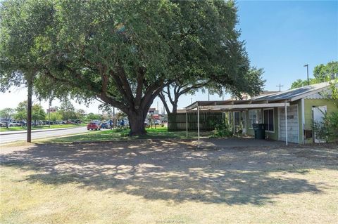 Tiny photo for 720 E Villa Maria Road, Bryan, TX 77802 (MLS # 28987482)