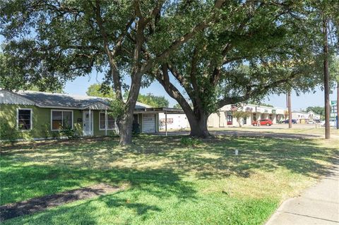 Tiny photo for 720 E Villa Maria Road, Bryan, TX 77802 (MLS # 28987482)