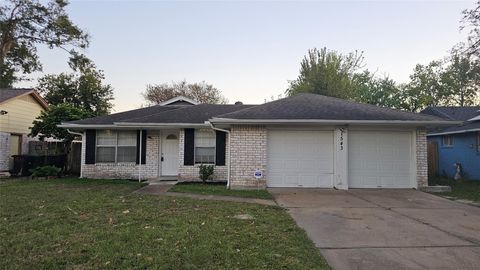 Photo of 1543 Fashion Hill Drive, Houston, TX 77088 (MLS # 73749872)