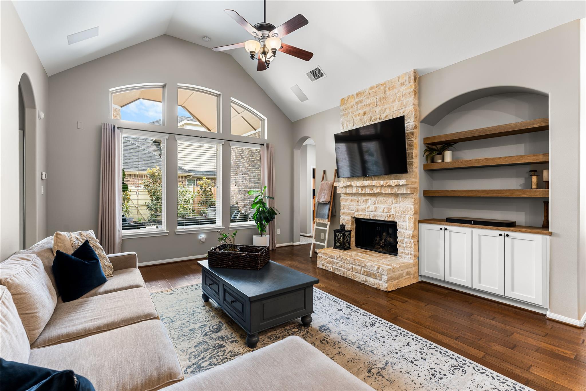 8186 Laughing Falcon Trail