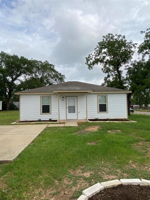 Photo of 411 Lindley Drive, Willis, TX 77378 (MLS # 9527371)