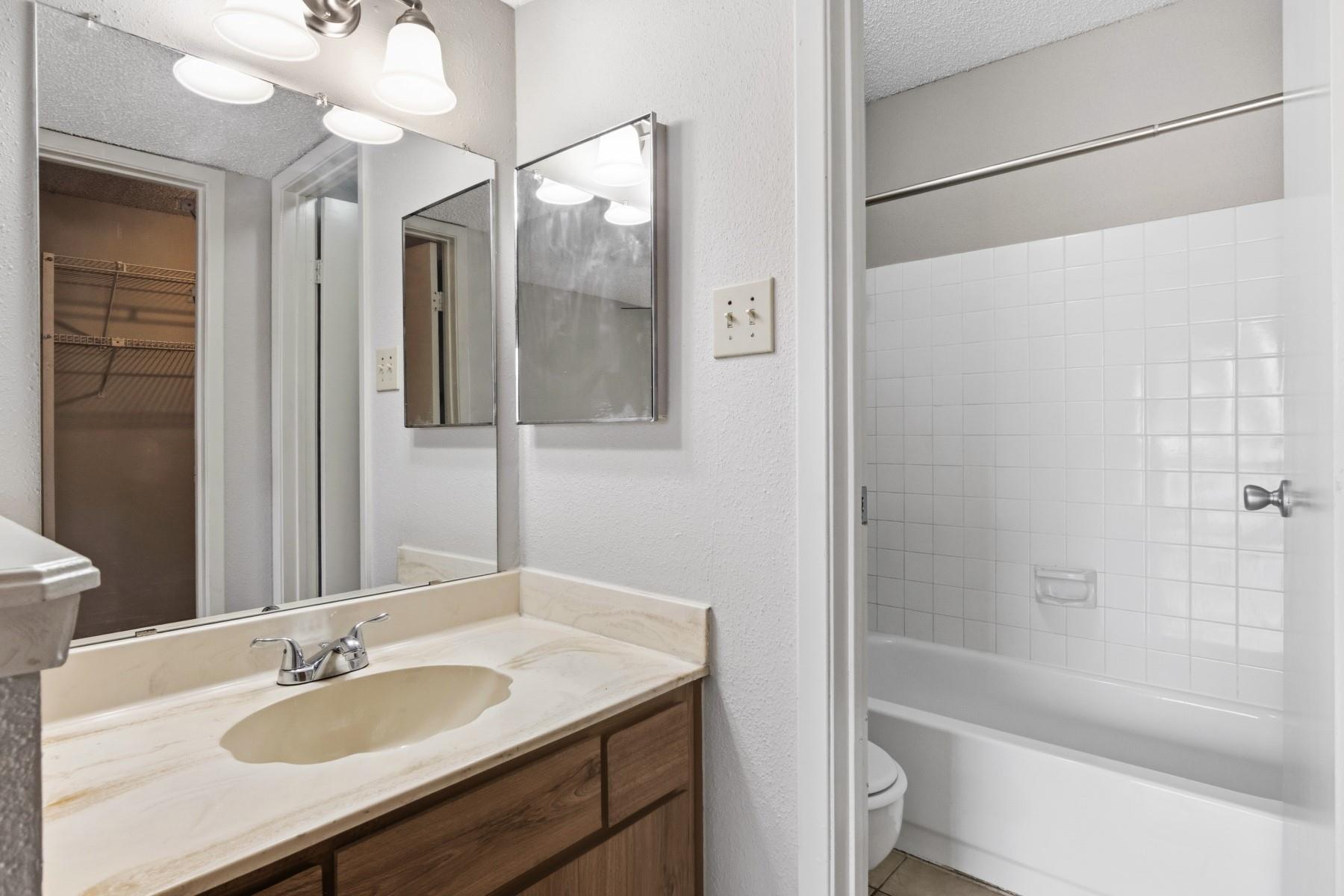 3919 Fairmont 148