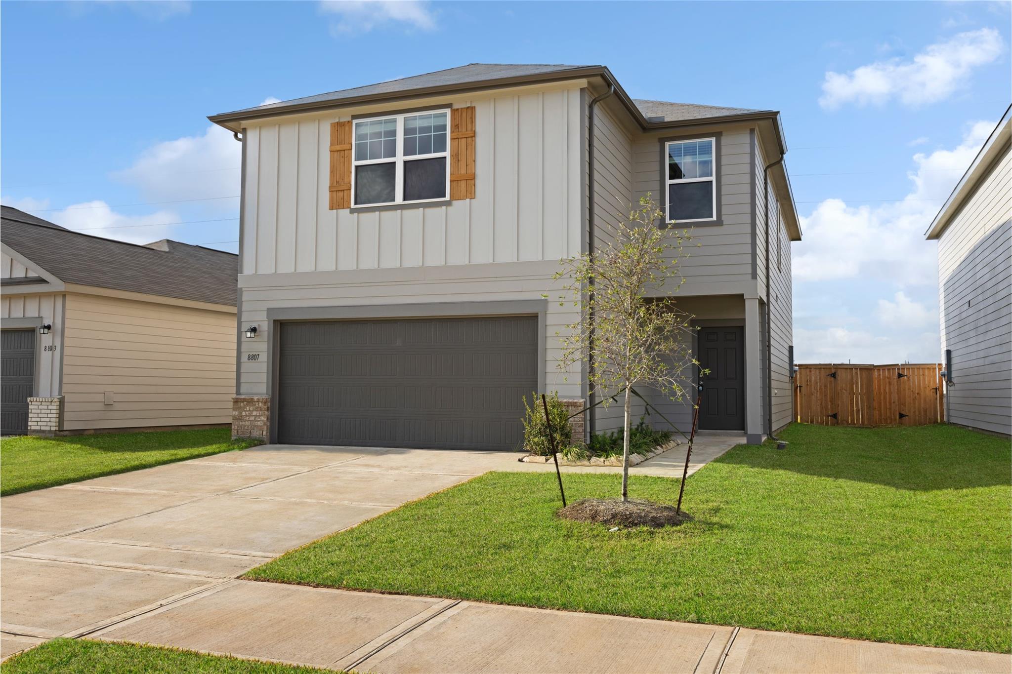 8807 Vacek Crossing Way