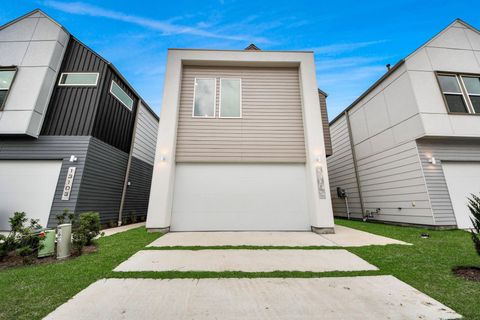 Photo of 13105 Moncloa Drive, Houston, TX 77047 (MLS # 75530084)