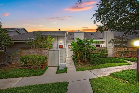 Photo of 7092 Greenway Chase Street, Houston, TX 77072 (MLS # 89880384)