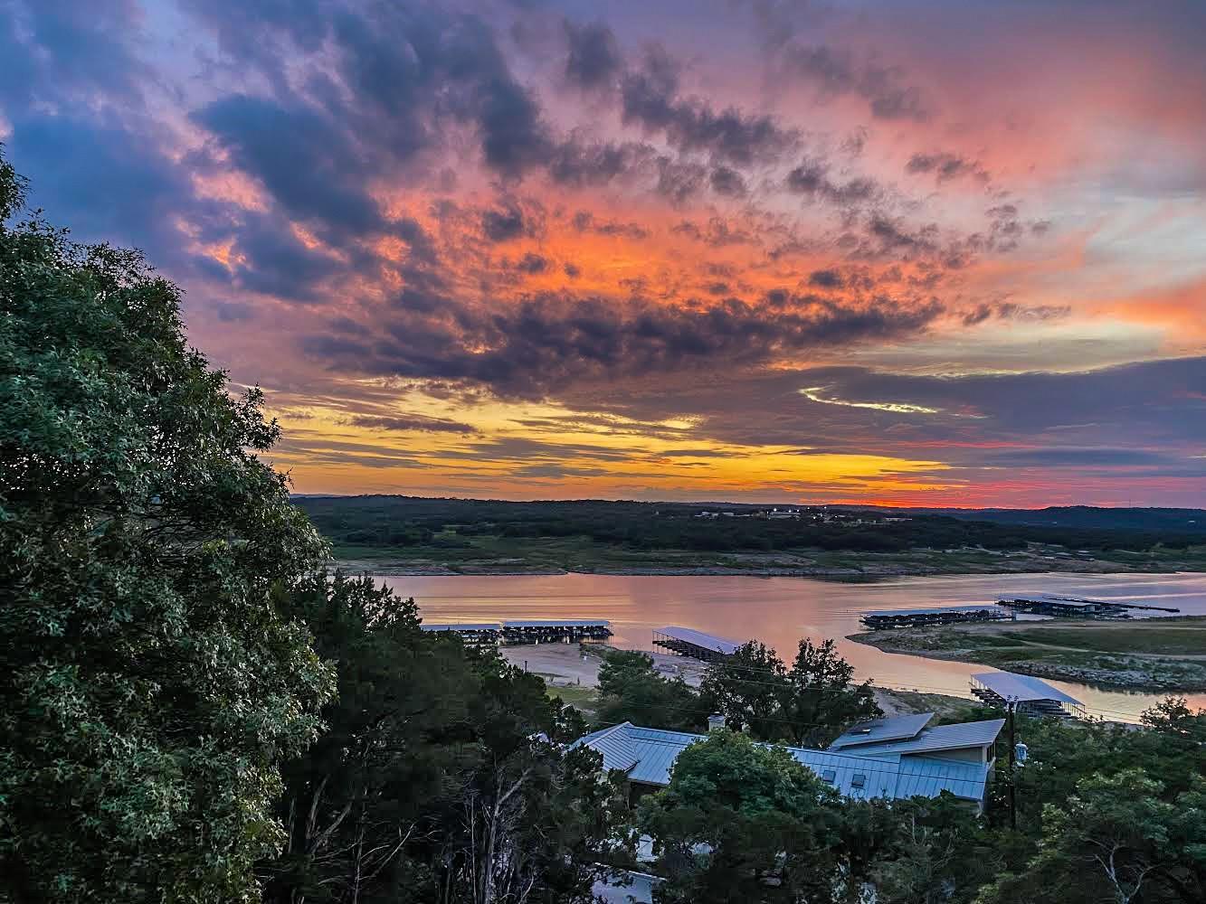 6103 Lakeshore Drive