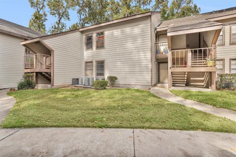 Photo of 12900 Walden Road #513, Montgomery, TX 77356 (MLS # 18130345)