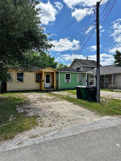 1204 Johnston Street Houston TX 77022