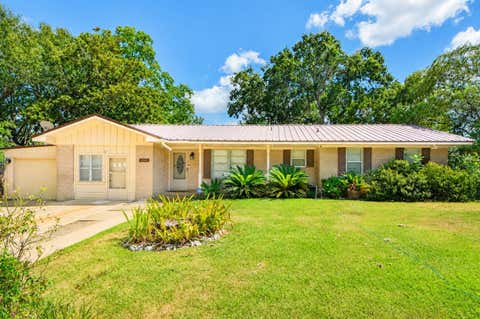 Photo of 1507 Meadow Lane, Brenham, TX 77833 (MLS # 18687112)