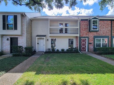 Photo of 10276 Briar Forest Drive #25, Houston, TX 77042 (MLS # 10521867)