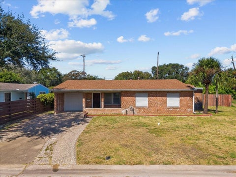 Photo of 106 Barracuda Avenue, Galveston, TX 77550 (MLS # 32926862)