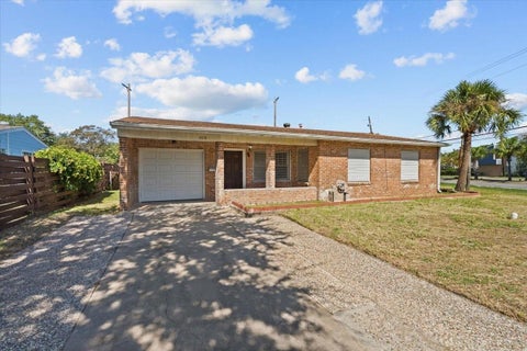 Photo of 106 Barracuda Avenue, Galveston, TX 77550 (MLS # 32926862)