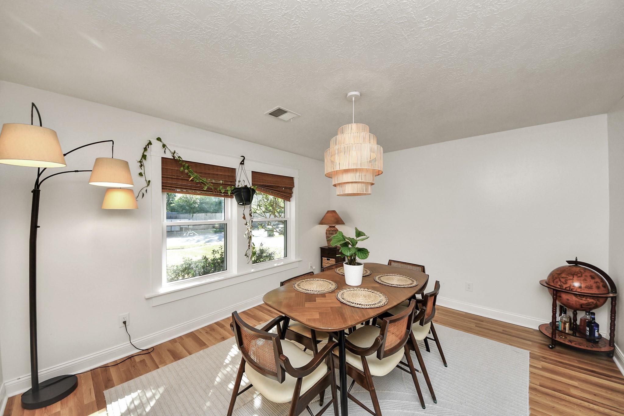 4811 Meadowglen Drive