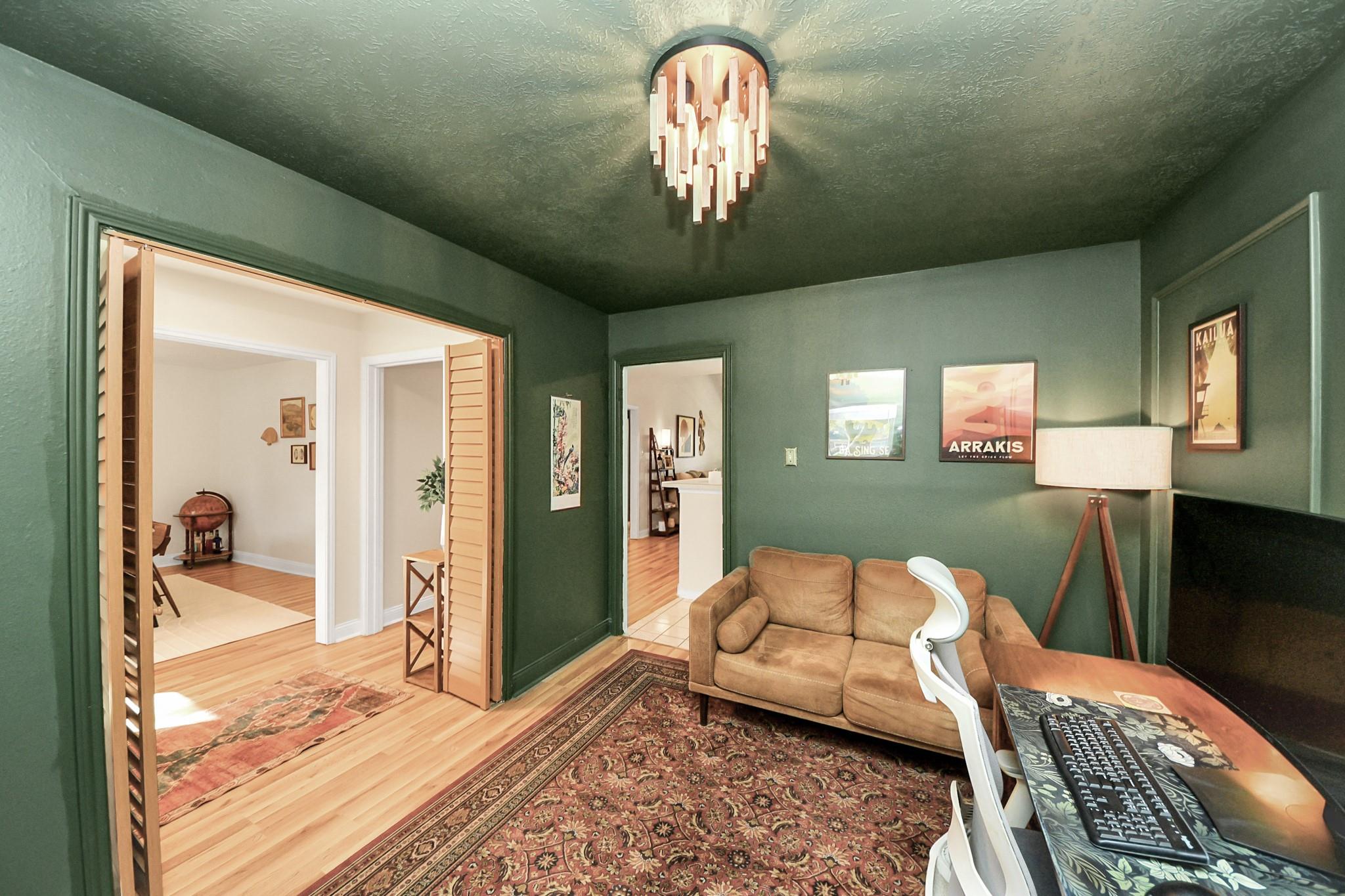 4811 Meadowglen Drive