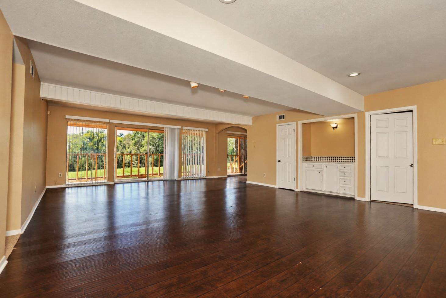 2236 Ridgewood Drive
